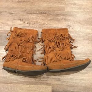Minnetonka fringe boots